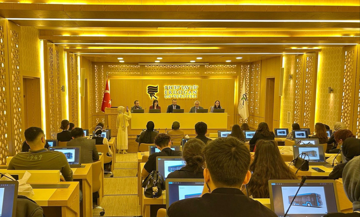 RTEÜ ÖĞRENCİ SENATOSU İLK TOPLANTISINI GERÇEKLEŞTİRDİ