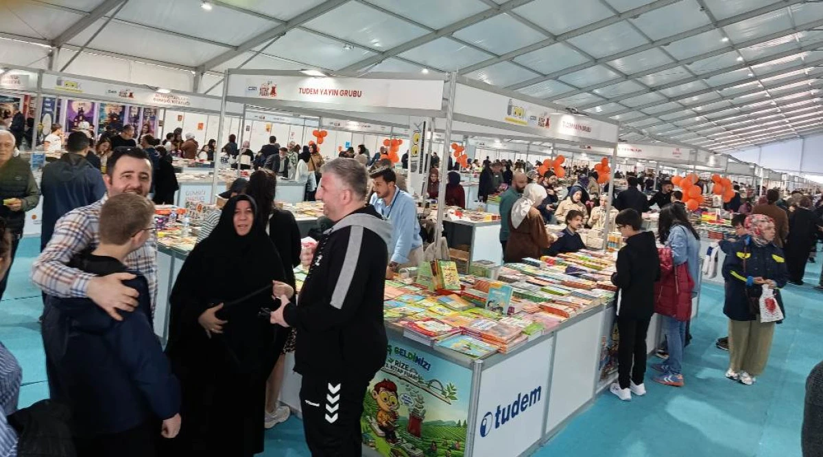 Rize'de Kitap Fuarına Yoğun İlgi