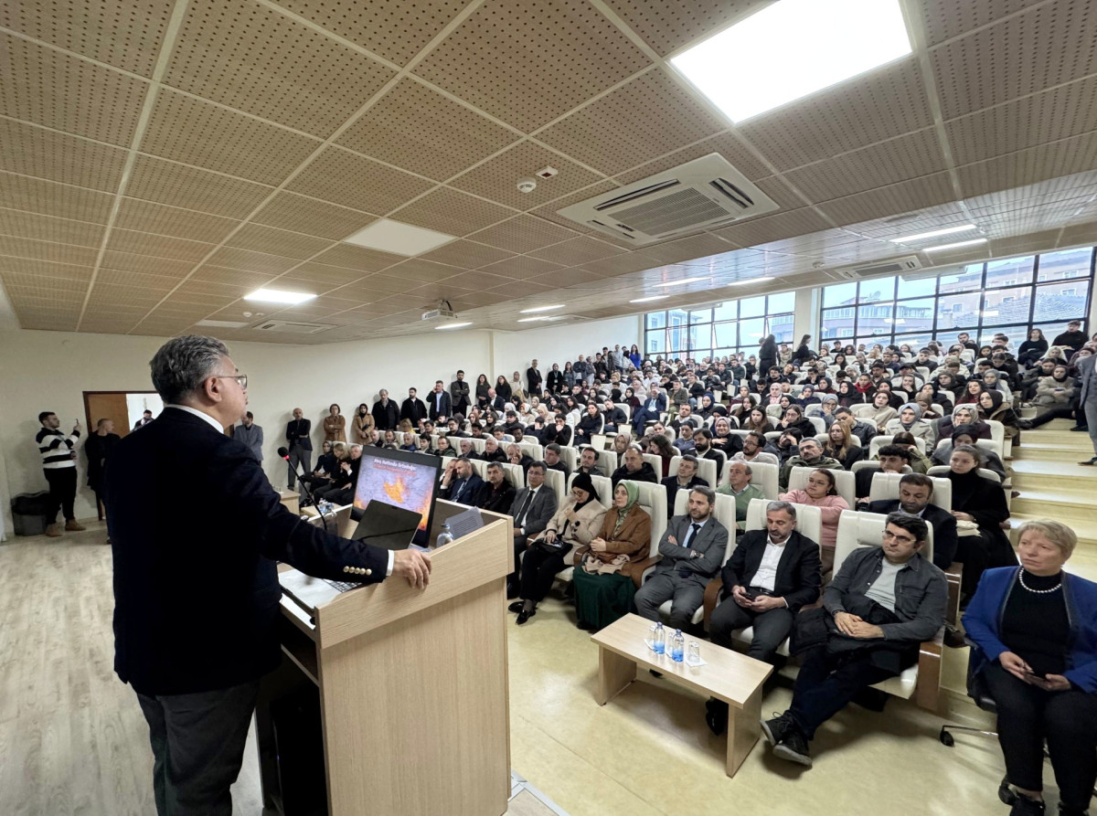 RTEÜ'DE; ATEŞ HATTINDA ORTADOĞU BÖLGESEL DENGELERİN ÇÖKÜŞÜ KONFERANSI