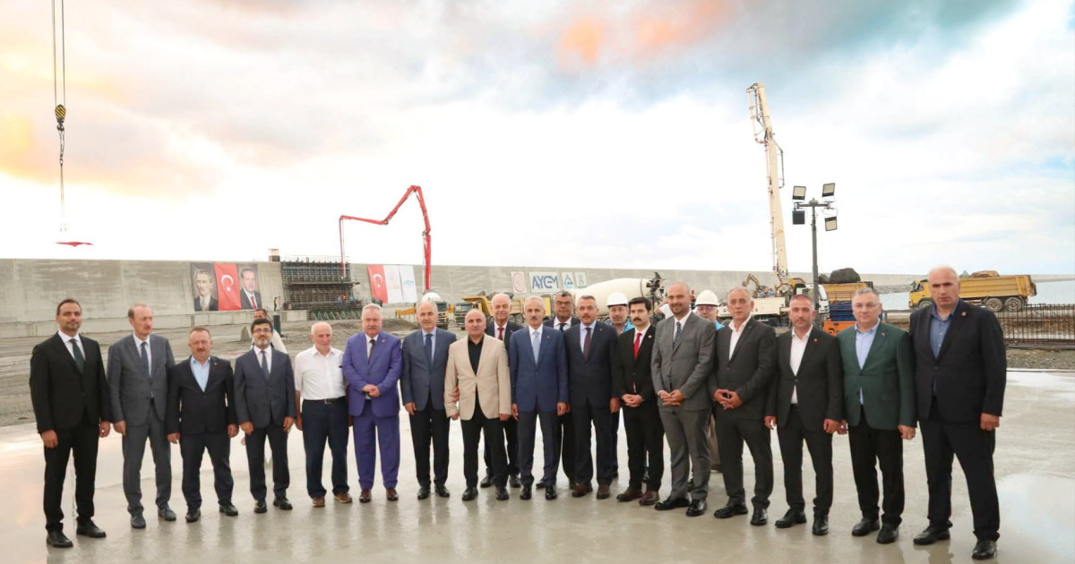 İYİDERE LOJİSTİK LİMANINDA ANA MENDİREK TAMAMLADI