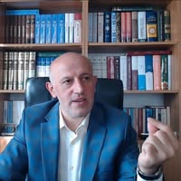 DOKTORLUĞU MESAİ İLE SINIRLI OLMAYAN DOKTOR